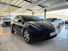 Tesla Model Y Rear-Wheel Drive - ფოტო 3