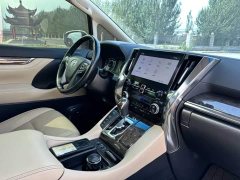 Toyota Alphard Hybrid 2.5L Premium Edition - ფოტო 11
