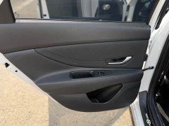 Hyundai Elantra 2023 1.5L CVT Luxury - ფოტო 16
