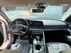 Hyundai Elantra 2023 1.5L CVT Luxury - ფოტო 17