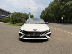 Hyundai Elantra 2023 1.5L CVT Luxury - ფოტო 2