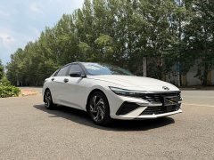 Hyundai Elantra 2023 1.5L CVT Luxury - ფოტო 3