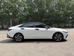 Hyundai Elantra 2023 1.5L CVT Luxury - ფოტო 4