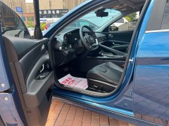 Hyundai Elantra 1.5L CVT Luxury - ფოტო 11