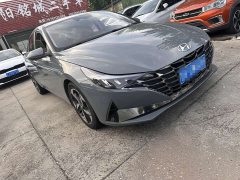 Hyundai Elantra 2022 1.5L CVT Luxury - ფოტო 3