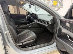 Hyundai Elantra 2022 1.5L CVT Luxury - ფოტო 8