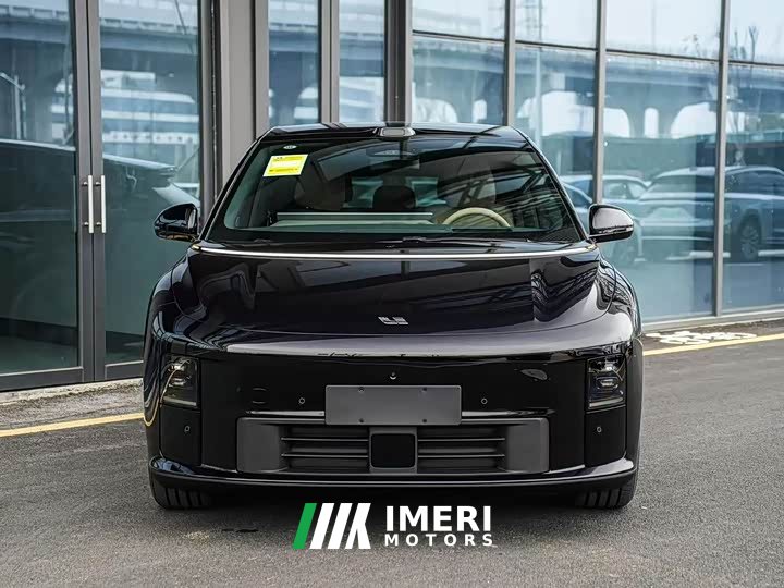 Li Auto i6 Four-Wheel Drive Standard Edition