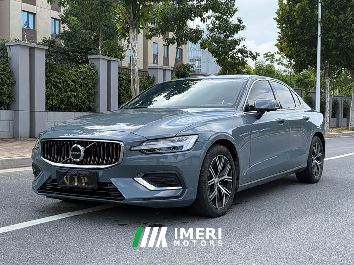 Volvo S60 2023 B4 Smart Luxury Edition - ავტომობილი ჩინეთიდან