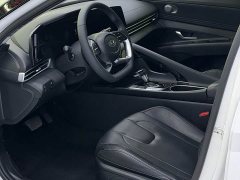 Hyundai Elantra 2022 1.5L CVT Luxury - ფოტო 13