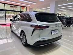 Toyota Sienna 2021 2.5L Hybrid Platinum Edition - ფოტო 4