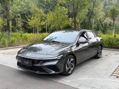 Hyundai Elantra 2023 1.5L CVT Luxury - ფოტო 1