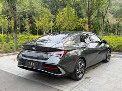 Hyundai Elantra 2023 1.5L CVT Luxury - ფოტო 13