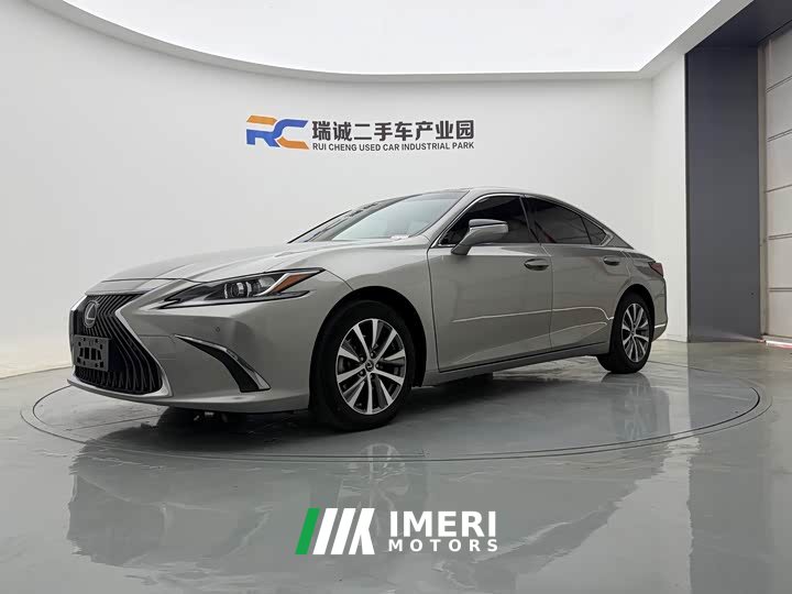 Lexus ES 200 Luxury Edition - ავტომობილი ჩინეთიდან