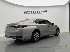 Lexus ES 200 Luxury Edition - ფოტო 4