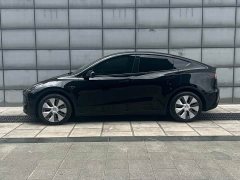 Tesla Model Y Rear-Wheel Drive - ფოტო 3