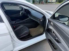 Hyundai Elantra 2022 1.5L CVT Luxury - ფოტო 12