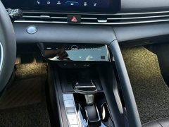 Hyundai Elantra 2022 1.5L CVT Luxury - ფოტო 13