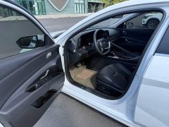 Hyundai Elantra 2022 1.5L CVT Luxury - ფოტო 7