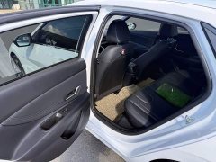 Hyundai Elantra 2022 1.5L CVT Luxury - ფოტო 9
