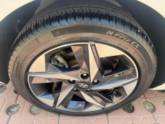 Hyundai Elantra 1.5L CVT Luxury - ფოტო 10
