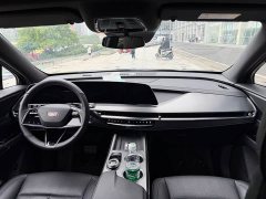 Cadillac XT5 2025 2.0T Luxury - ფოტო 11