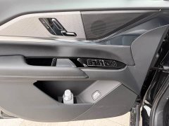 Cadillac XT5 2025 2.0T Luxury - ფოტო 17