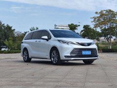Toyota Sienna 2023 2.5L Hybrid Premium Edition - ფოტო 3