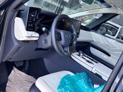 Lexus LM 500h Six-Seat Premium Edition - ფოტო 2