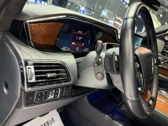 Lincoln Navigator 3.5T Edition - ფოტო 11