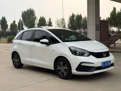 Honda Fit 1.5L CVT Trendy Sunroof Edition - ფოტო 1