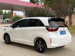 Honda Fit 1.5L CVT Trendy Sunroof Edition - ფოტო 4