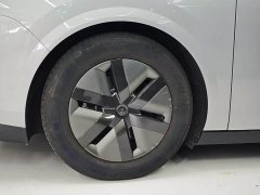 Li Auto Li Xiang MEGA Ultra - ფოტო 6