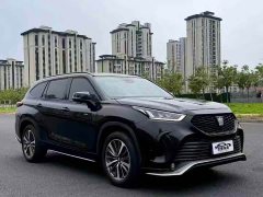 Toyota Crown Venza 2024 2.5L HEV AWD Premium - ფოტო 1