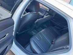 Hyundai Elantra 1.5L CVT Luxury - ფოტო 5