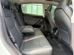 Tesla Model Y Rear-Wheel Drive - ფოტო 12