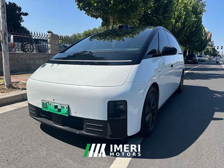 Li Auto Li Xiang MEGA Ultra