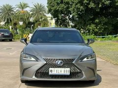 Lexus ES 300h Excellence - ფოტო 2