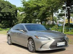 Lexus ES 300h Excellence - ფოტო 3