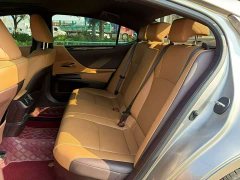 Lexus ES 300h Excellence - ფოტო 6