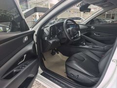 Hyundai Elantra 2022 1.5L CVT 20th Anniversary Edition - ფოტო 10