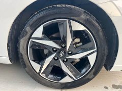 Hyundai Elantra 1.5L CVT Luxury - ფოტო 14