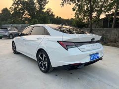 Hyundai Elantra 1.5L CVT Luxury - ფოტო 6
