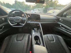 Hyundai Elantra 1.5L CVT Luxury - ფოტო 8