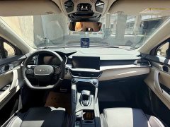 Lynk & Co Geely Lynk & Co 06 1.5T Shero Pink Special Edition - ფოტო 6