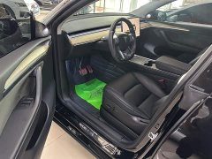 Tesla Model Y Rear-Wheel Drive - ფოტო 4