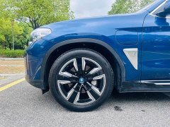 BMW iX3 Facelift Premier - ფოტო 17