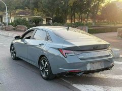 Hyundai Elantra 1.5L CVT Luxury - ფოტო 7