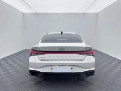 Hyundai Elantra 2022 1.5L CVT Luxury - ფოტო 5