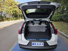 Volvo XC70 Plug-in Hybrid AWD Extended Range Core - ფოტო 13