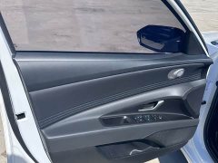 Hyundai Elantra 1.5L CVT Luxury - ფოტო 20